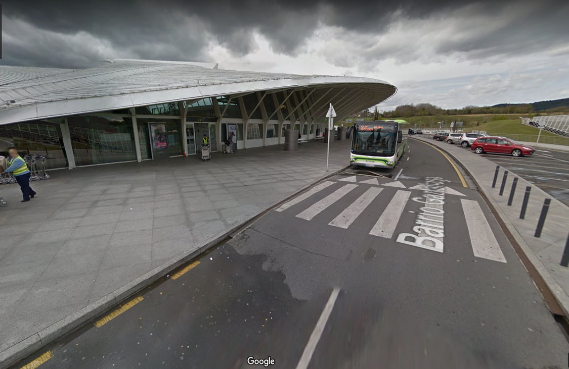 Parking low cost en el aeropuerto de Bilbao